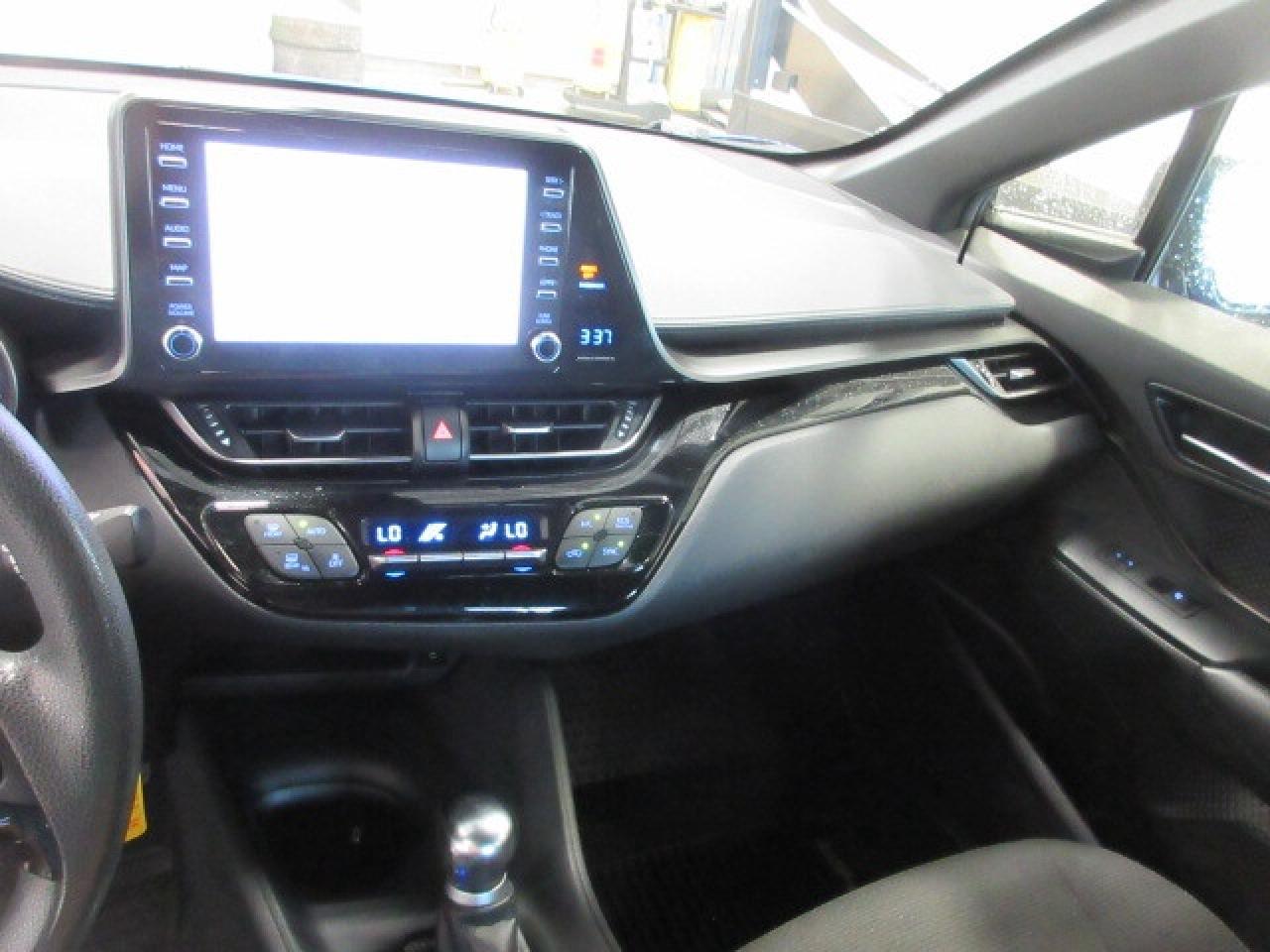 2019 Toyota C-HR CLEAN CARFAX! AUTO, A/C, BT, CAMERA, 99K! Photo