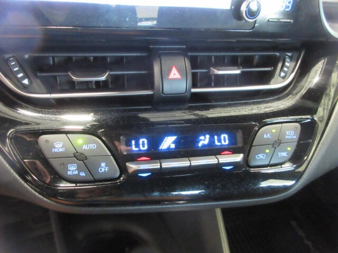 2019 Toyota C-HR CLEAN CARFAX! AUTO, A/C, BT, CAMERA, 99K! Photo