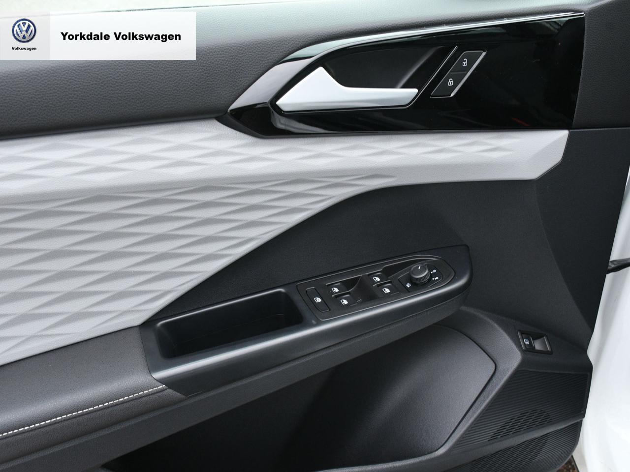 2024 Volkswagen Taos  Photo