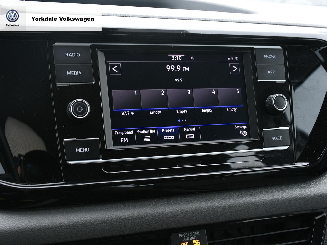 2024 Volkswagen Taos  Photo