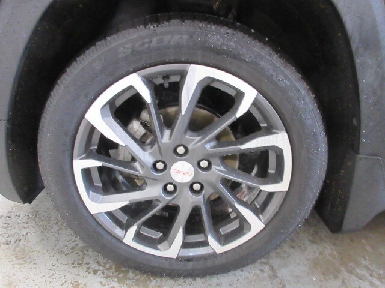 2022 GMC Terrain SLT AWD, NAV, ROOF, LEATHER, APPLE/ANDROID, 69K! Photo