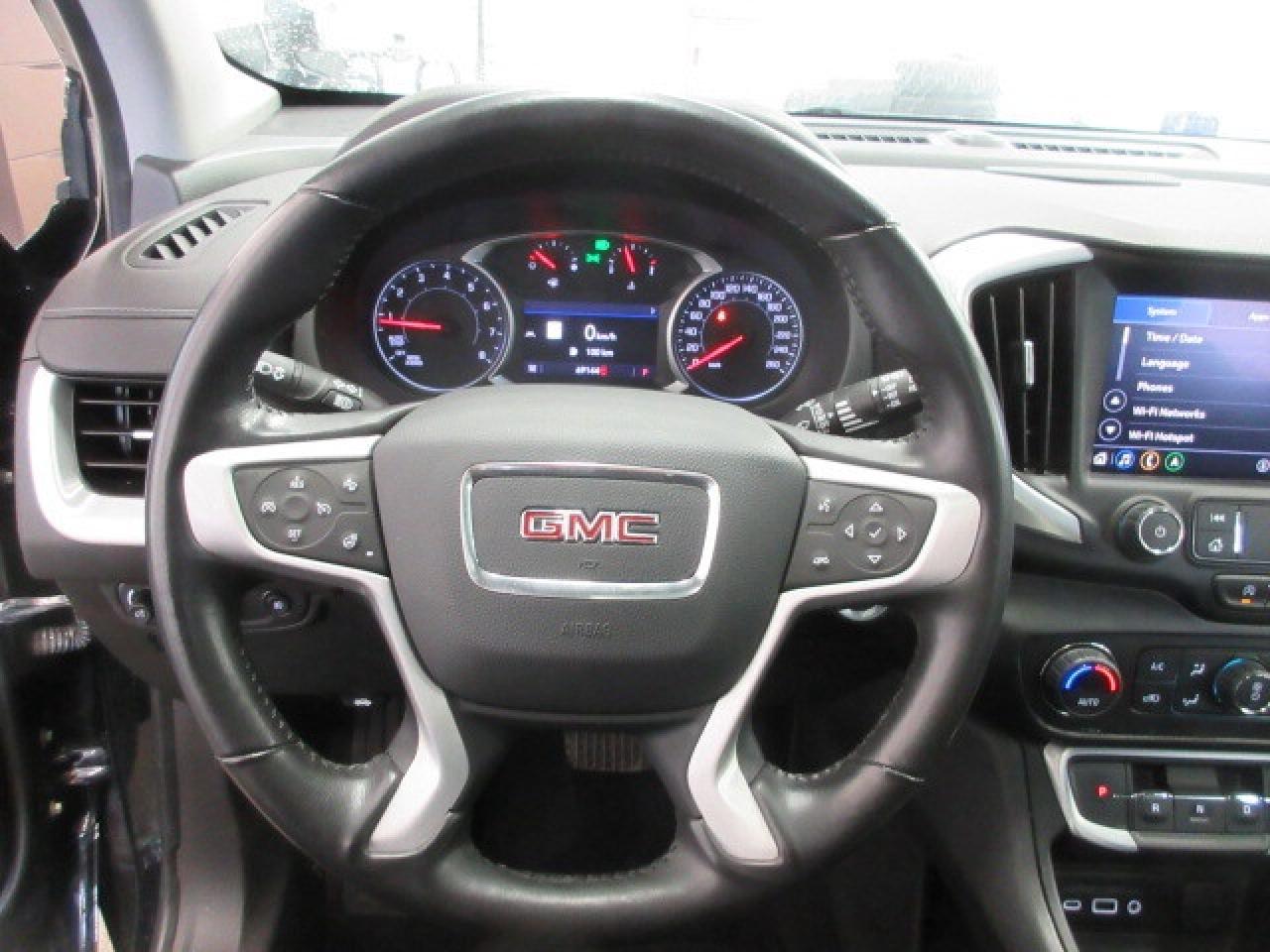 2022 GMC Terrain SLT AWD, NAV, ROOF, LEATHER, APPLE/ANDROID, 69K! Photo