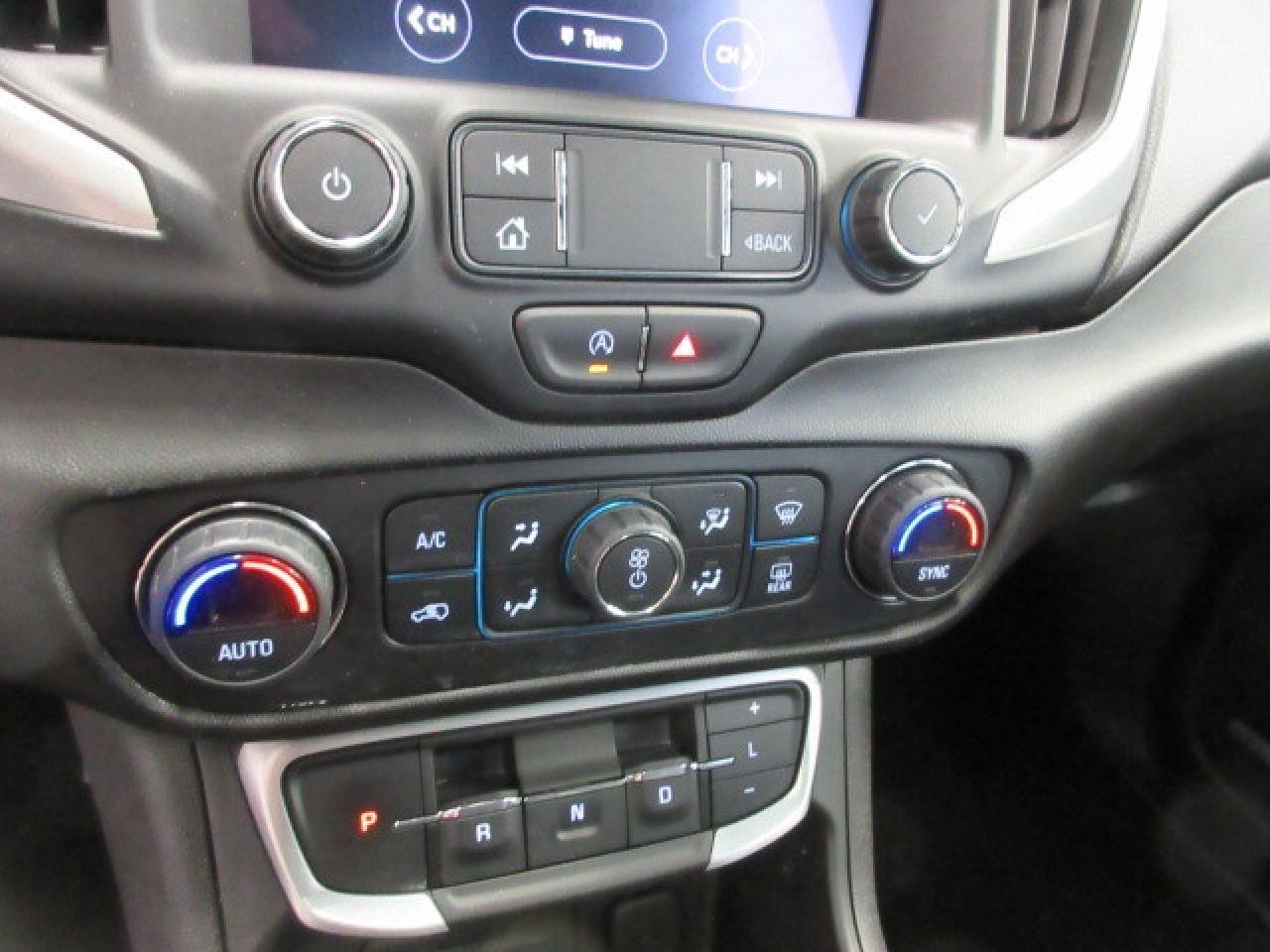 2022 GMC Terrain SLT AWD, NAV, ROOF, LEATHER, APPLE/ANDROID, 69K! Photo