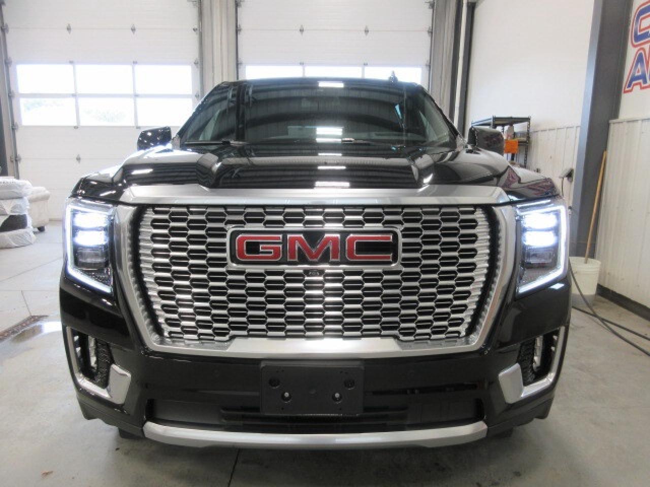 2023 GMC Yukon XL DENALI, NAV, ROOF, LEATHER APPLE/ANDROID, 35K! Photo