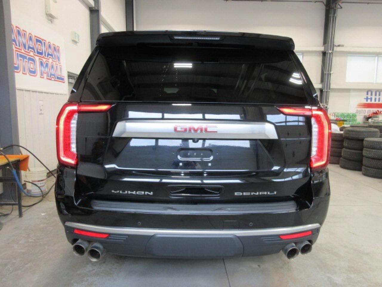 2023 GMC Yukon XL DENALI, NAV, ROOF, LEATHER APPLE/ANDROID, 35K! Photo