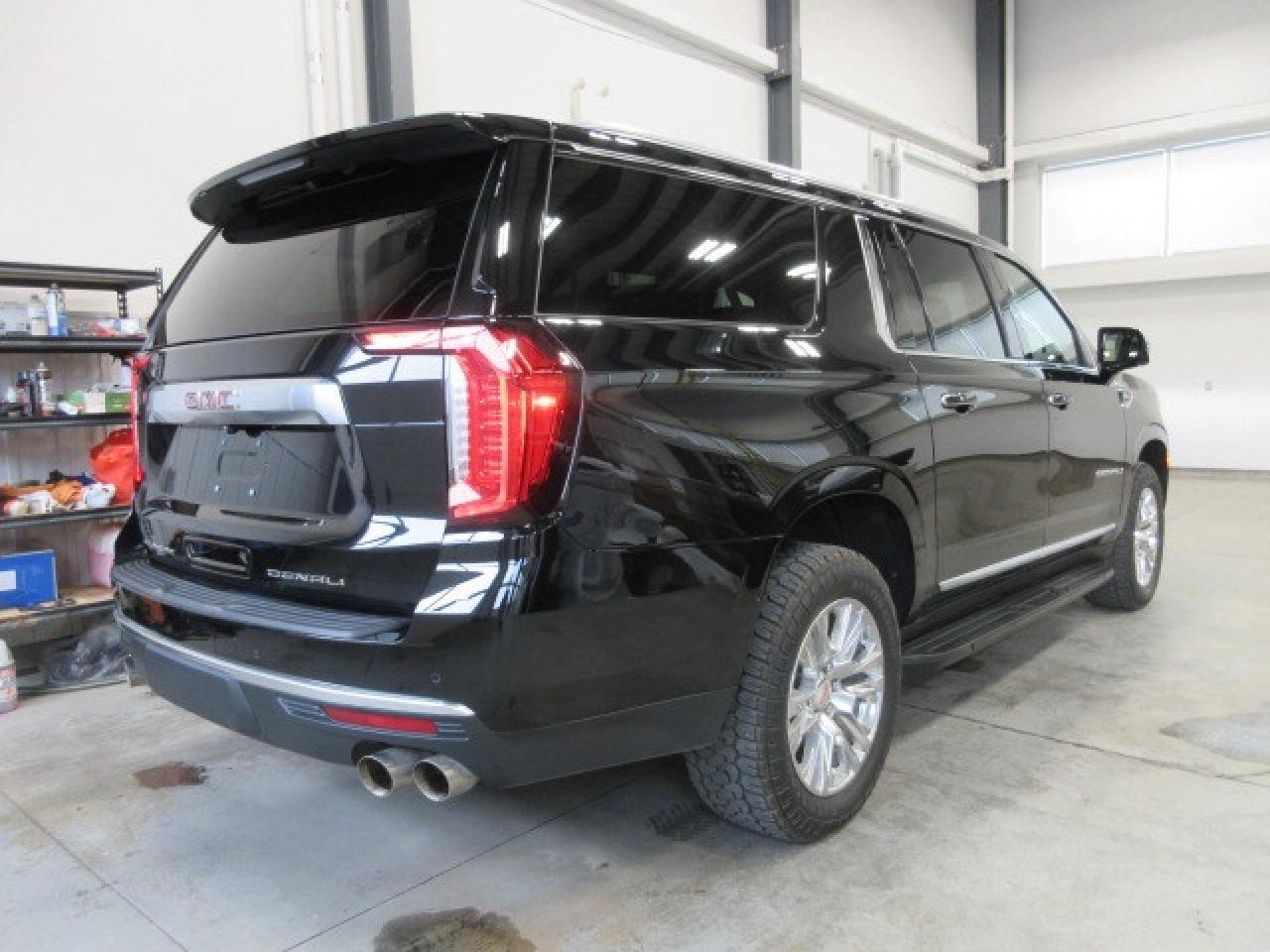 2023 GMC Yukon XL DENALI, NAV, ROOF, LEATHER APPLE/ANDROID, 45K! Photo
