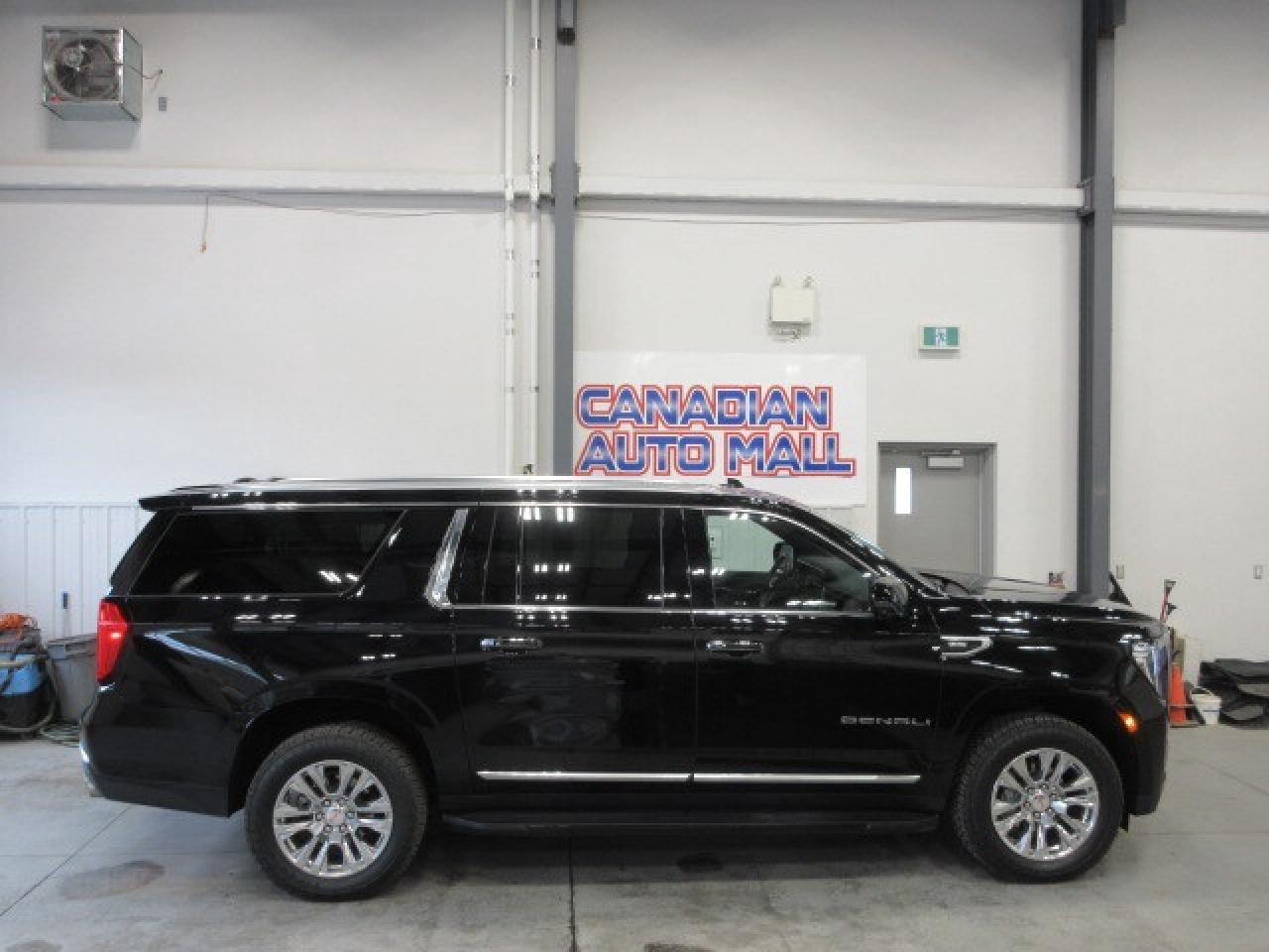 2023 GMC Yukon XL DENALI, NAV, ROOF, LEATHER APPLE/ANDROID, 35K! Photo