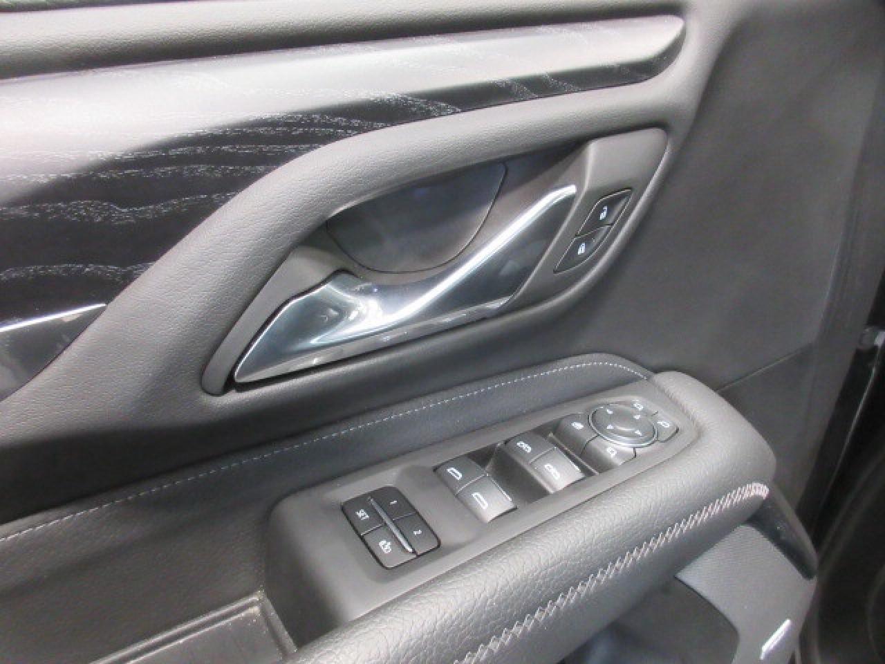 2023 GMC Yukon XL DENALI, NAV, ROOF, LEATHER APPLE/ANDROID, 35K! Photo