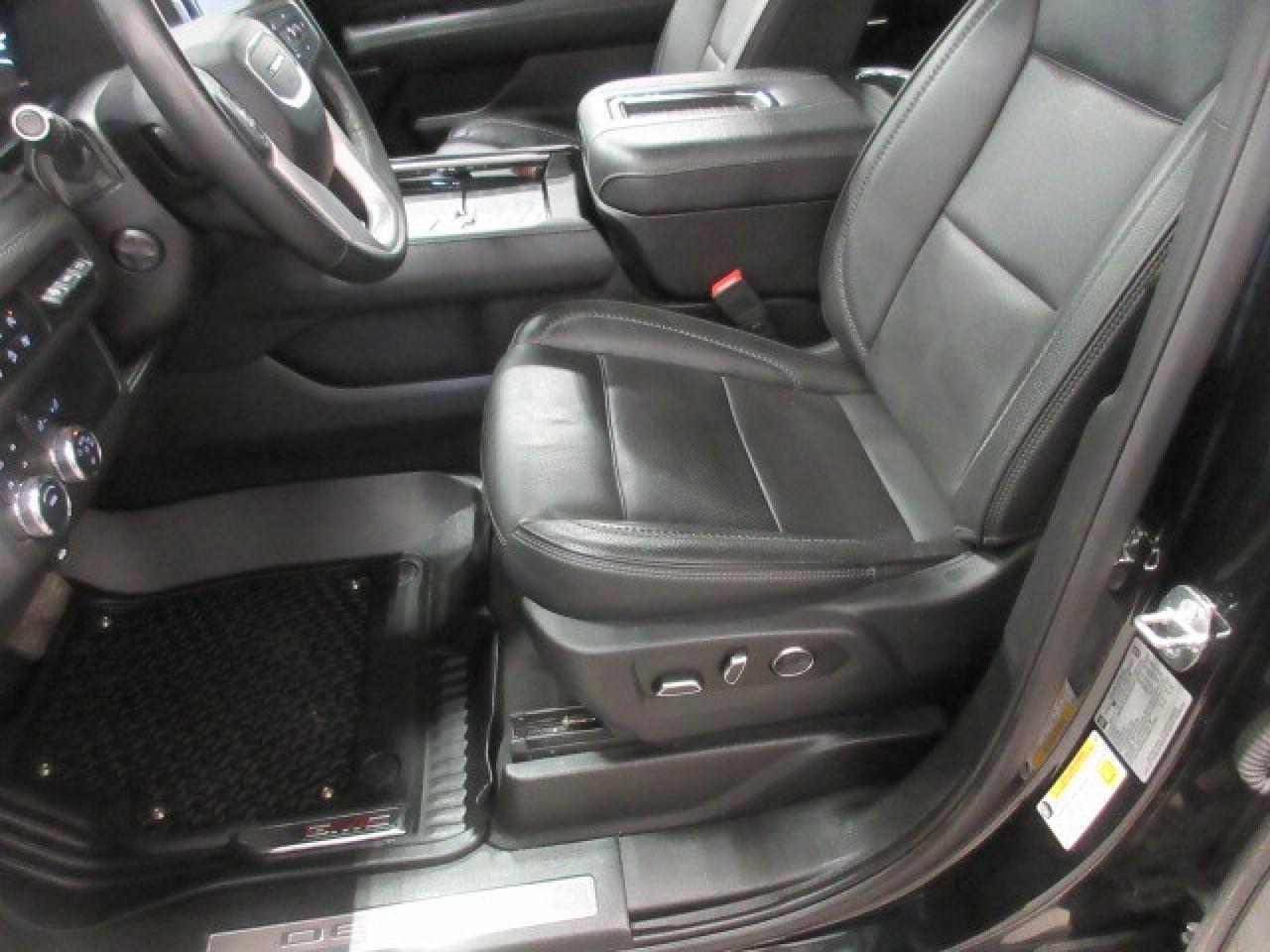 2023 GMC Yukon XL DENALI, NAV, ROOF, LEATHER APPLE/ANDROID, 45K! Photo