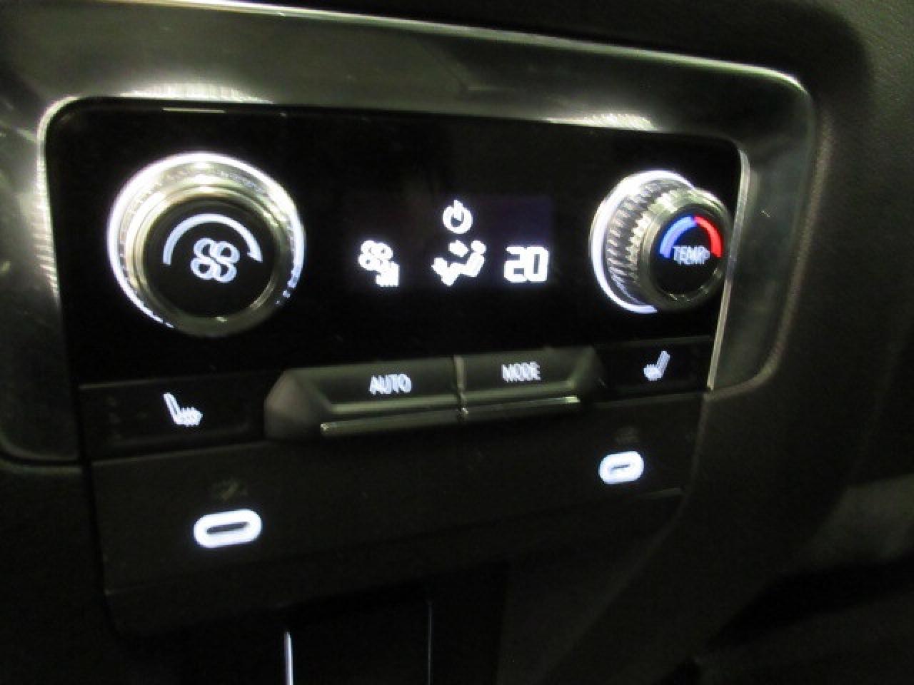 2023 GMC Yukon XL DENALI, NAV, ROOF, LEATHER APPLE/ANDROID, 45K! Photo