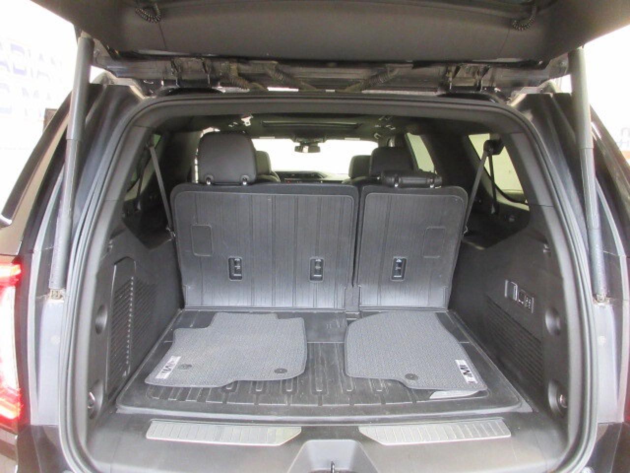 2023 GMC Yukon XL DENALI, NAV, ROOF, LEATHER APPLE/ANDROID, 35K! Photo