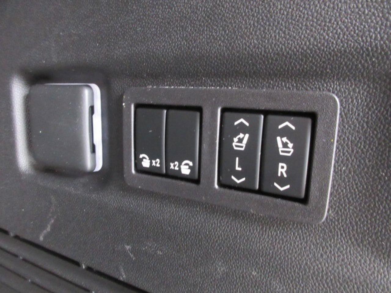 2023 GMC Yukon XL DENALI, NAV, ROOF, LEATHER APPLE/ANDROID, 45K! Photo