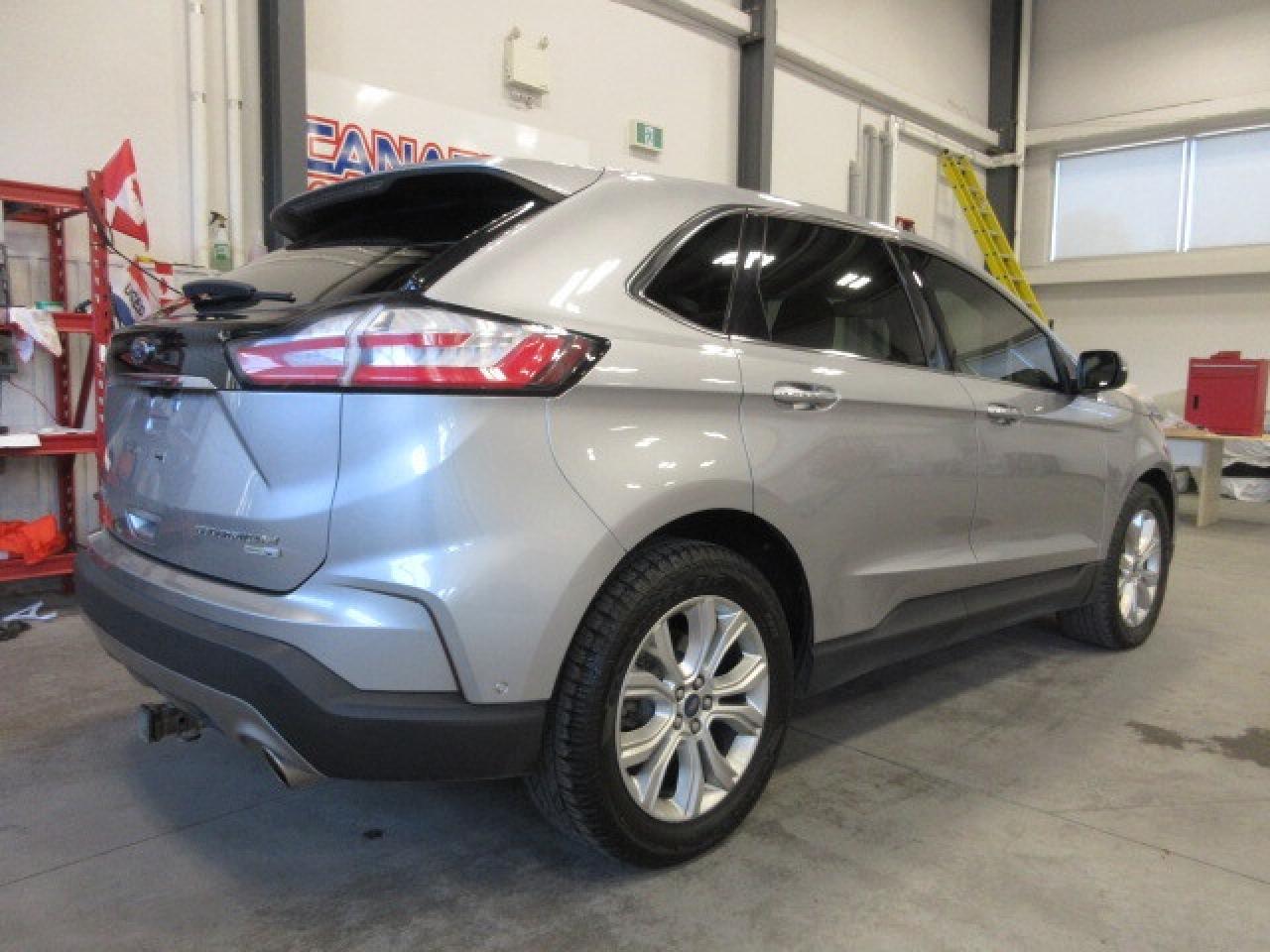 2020 Ford Edge TITANIUM AWD, ROOF, LEATHER, APPLE/ANDROID, 98K! Photo