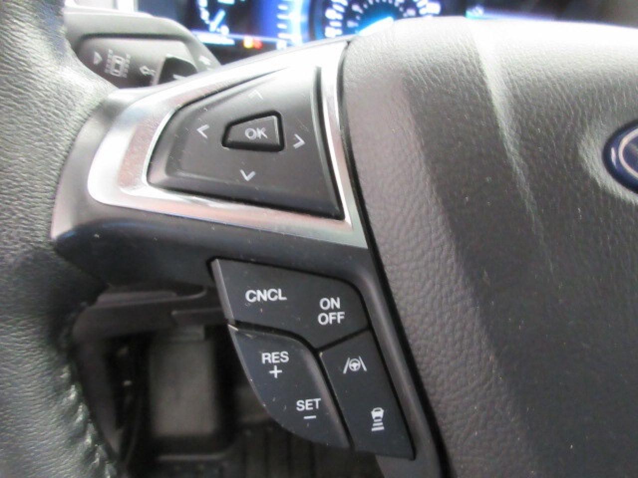 2020 Ford Edge TITANIUM AWD, ROOF, LEATHER, APPLE/ANDROID, 98K! Photo