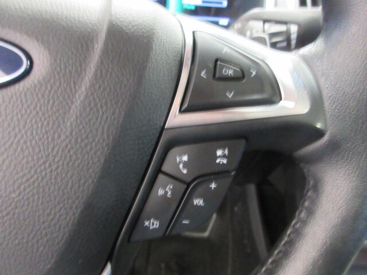 2020 Ford Edge TITANIUM AWD, ROOF, LEATHER, APPLE/ANDROID, 98K! Photo