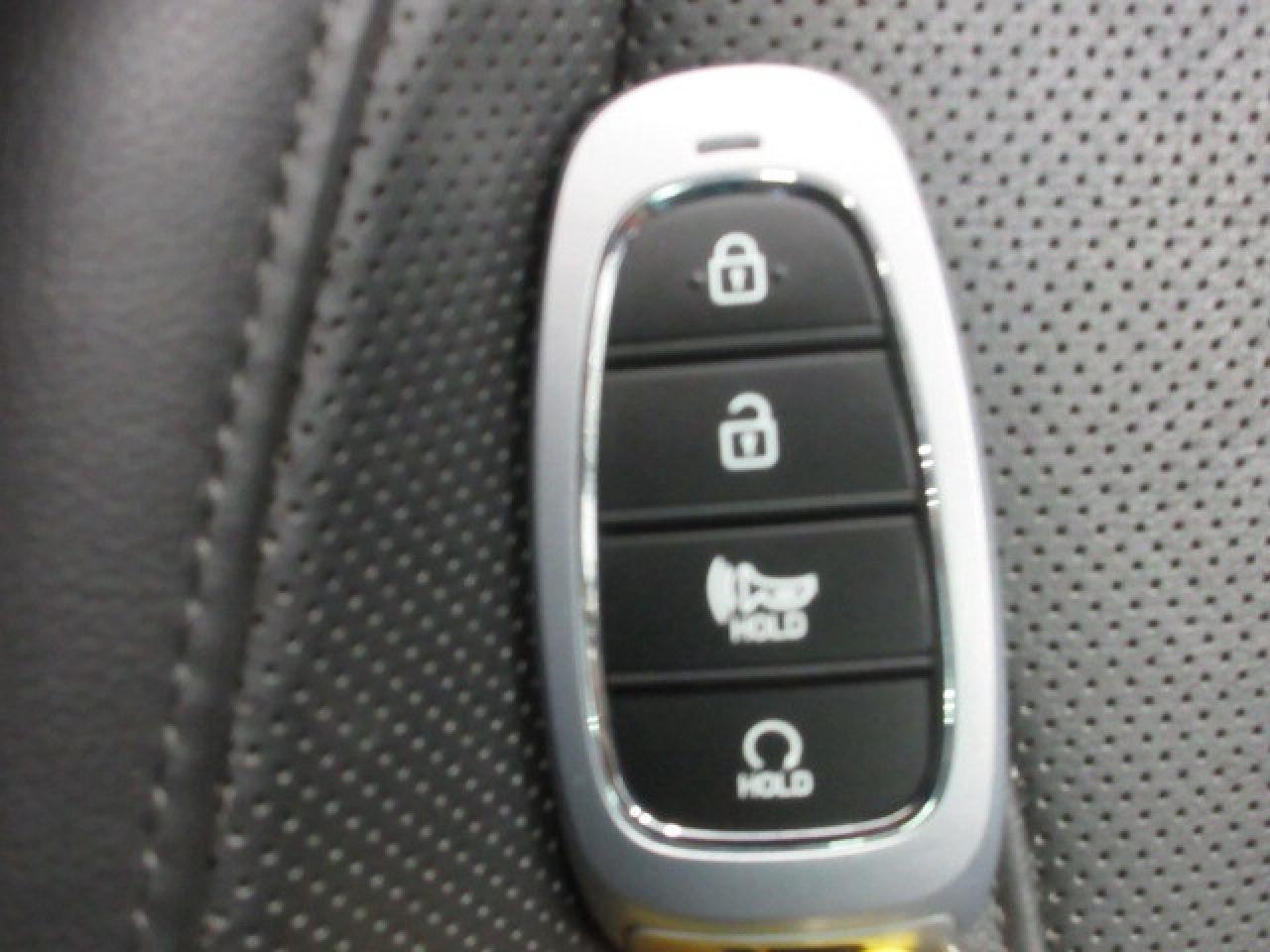 2022 Hyundai Tucson TREND AWD, PANA ROOF, LEATHER, APPLE/ANDROID, 35K! Photo