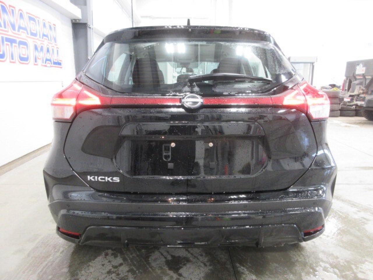 2023 Nissan Kicks AUTO, A/C, APPLE/ANDROID, JUST 21K! Photo
