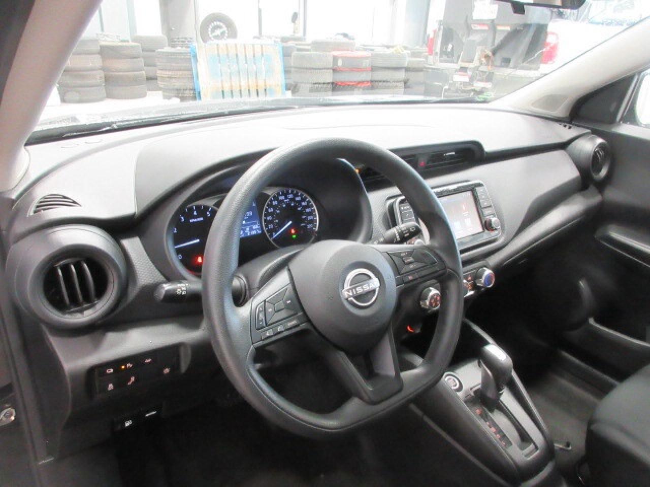 2023 Nissan Kicks AUTO, A/C, APPLE/ANDROID, JUST 21K! Photo