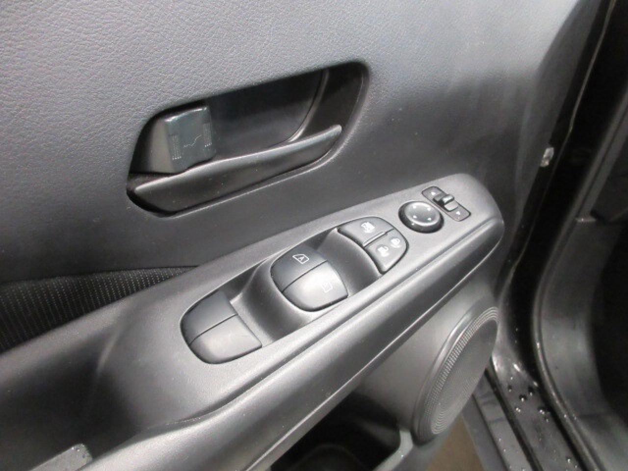 2023 Nissan Kicks AUTO, A/C, APPLE/ANDROID, JUST 21K! Photo