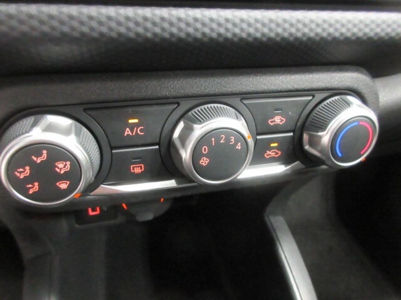 2023 Nissan Kicks AUTO, A/C, APPLE/ANDROID, JUST 21K! Photo