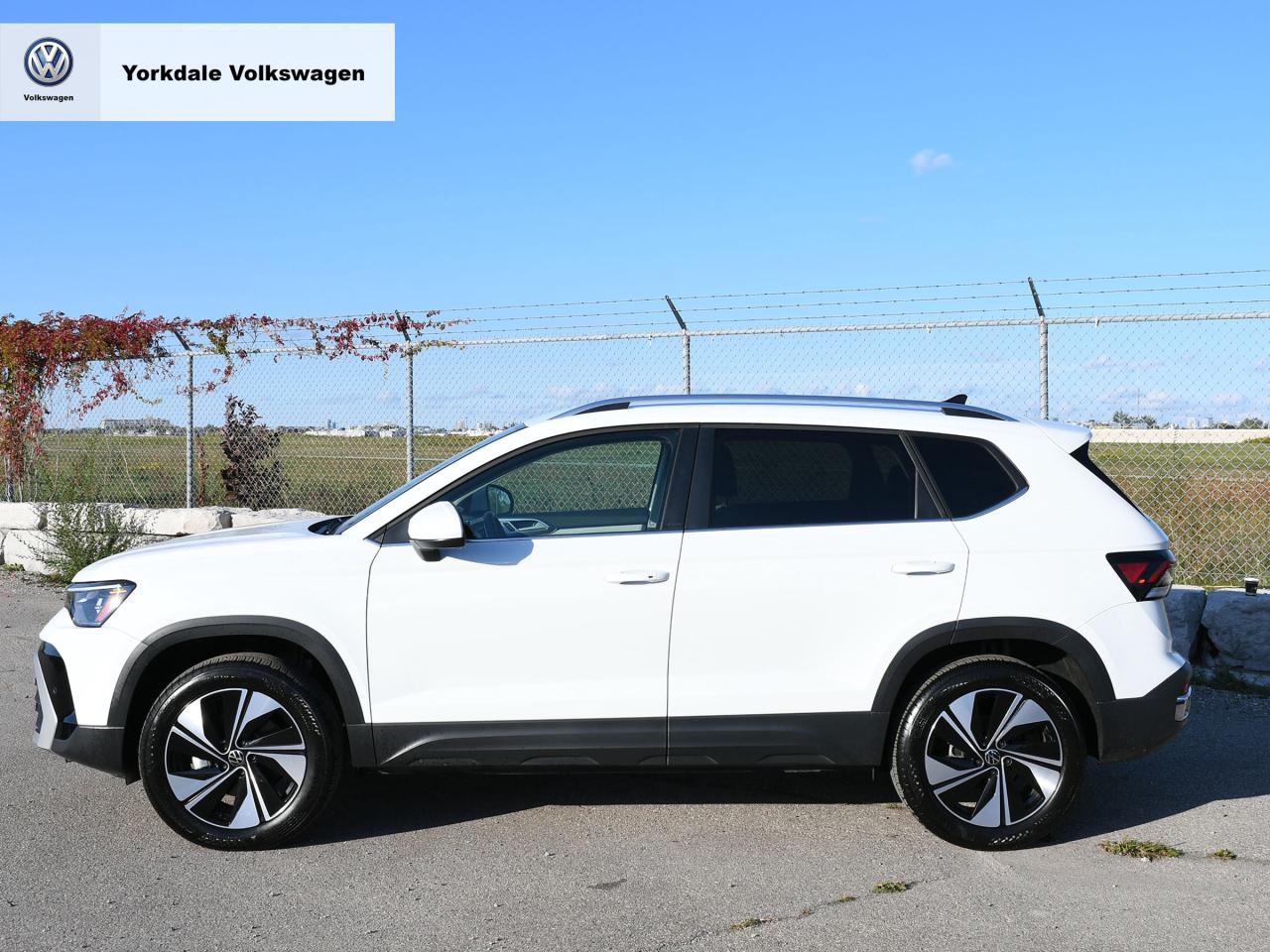 2025 Volkswagen Taos  Photo2