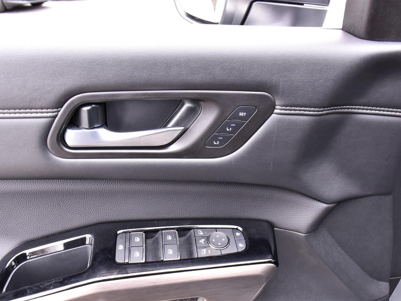 2025 Nissan Pathfinder PLATINUM, 8 PASSENGER, BOSE AUDIO, HEATED SEATS Photo