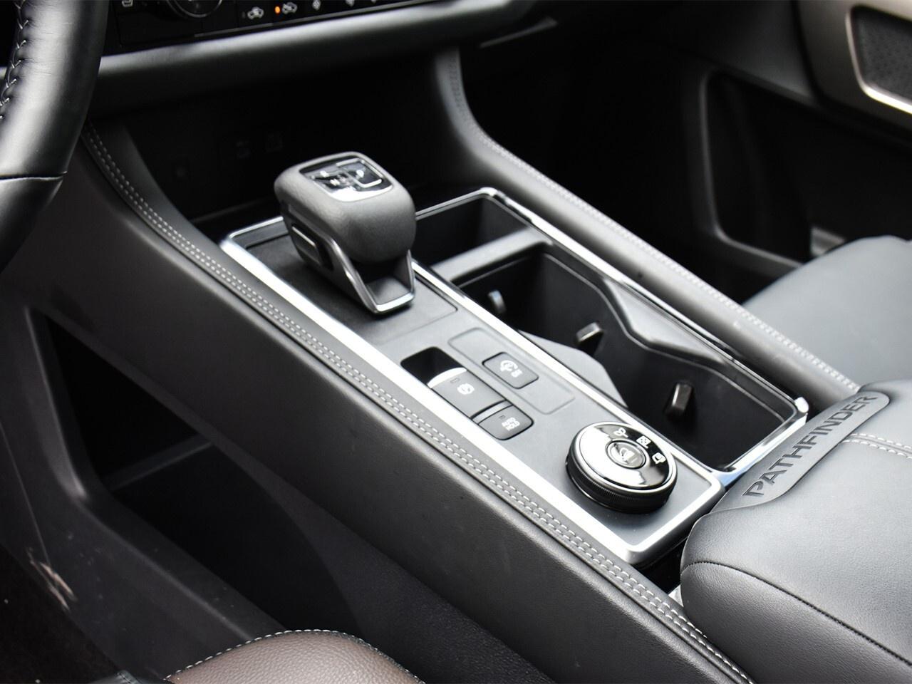 2025 Nissan Pathfinder PLATINUM, 8 PASSENGER, BOSE AUDIO, HEATED SEATS Photo