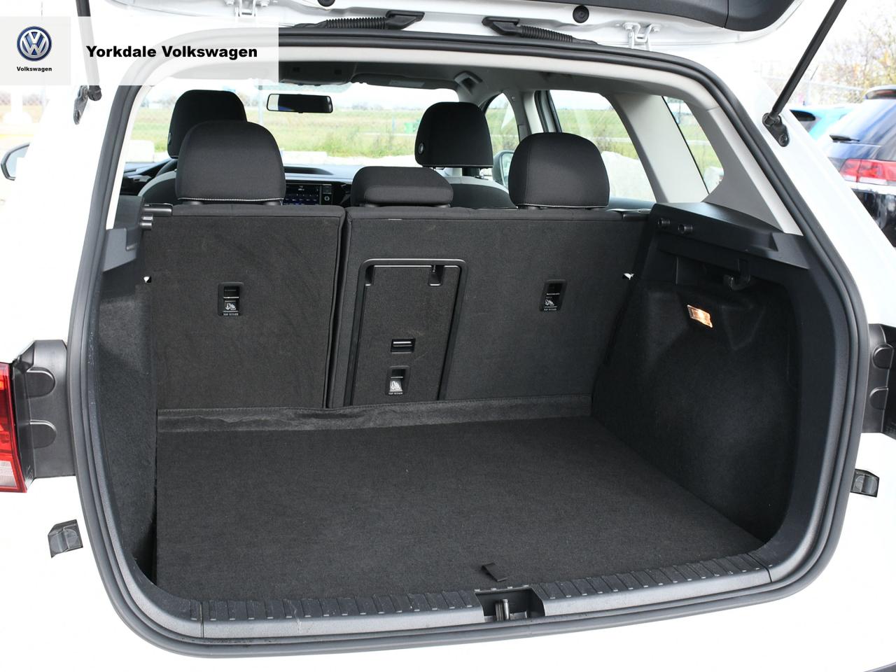 2022 Volkswagen Taos  Photo