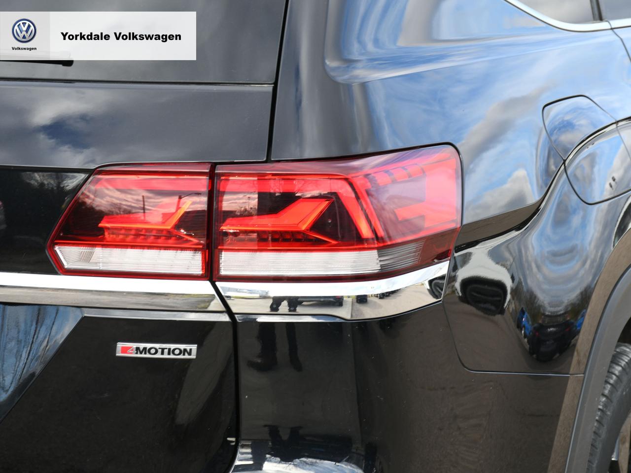 2022 Volkswagen Atlas "Year End Sale" Photo