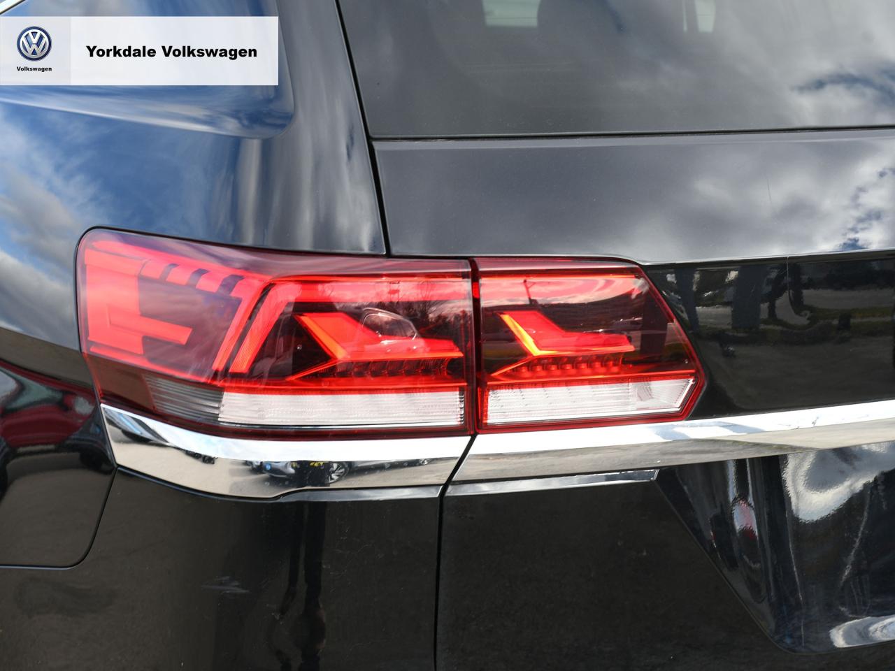 2022 Volkswagen Atlas "Year End Sale" Photo