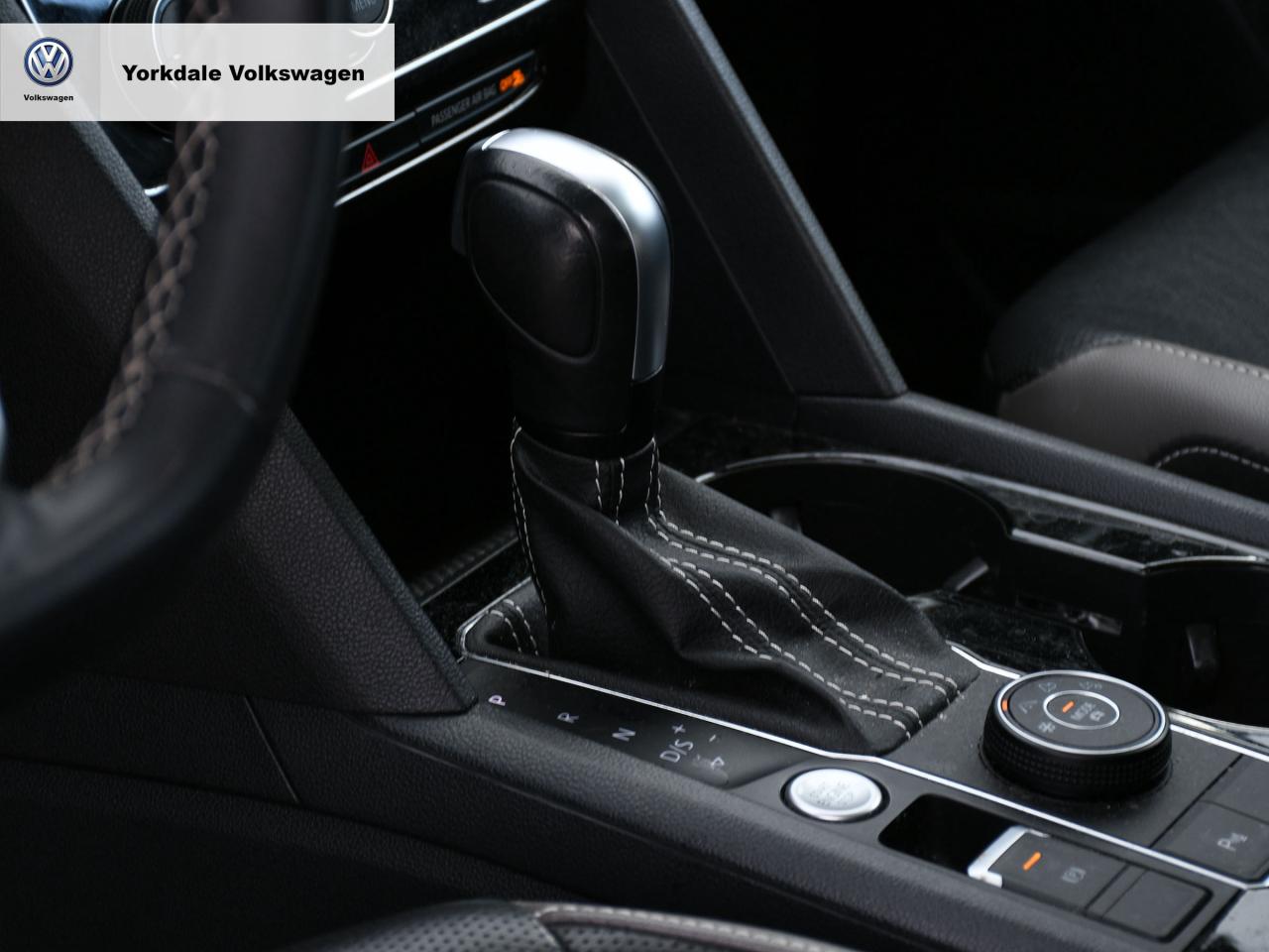 2022 Volkswagen Atlas "Year End Sale" Photo