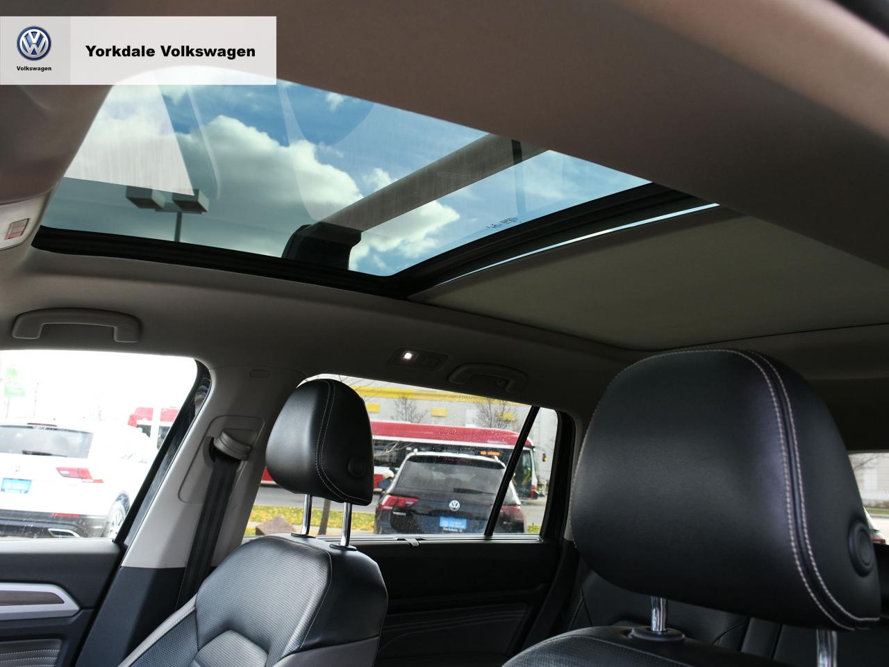 2022 Volkswagen Atlas "Year End Sale" Photo