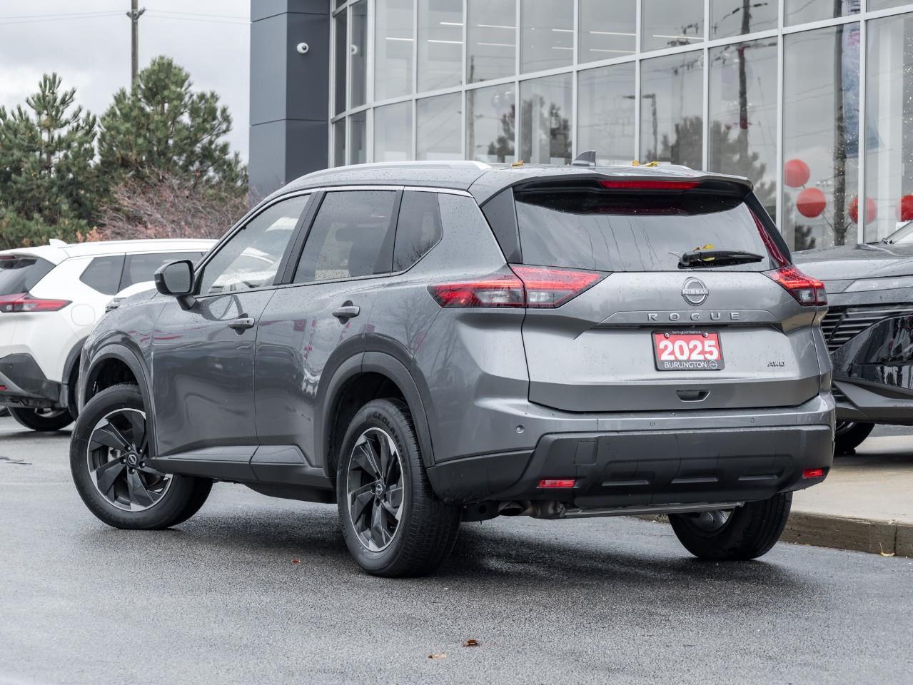 2025 Nissan Rogue SV MOONROOF Photo