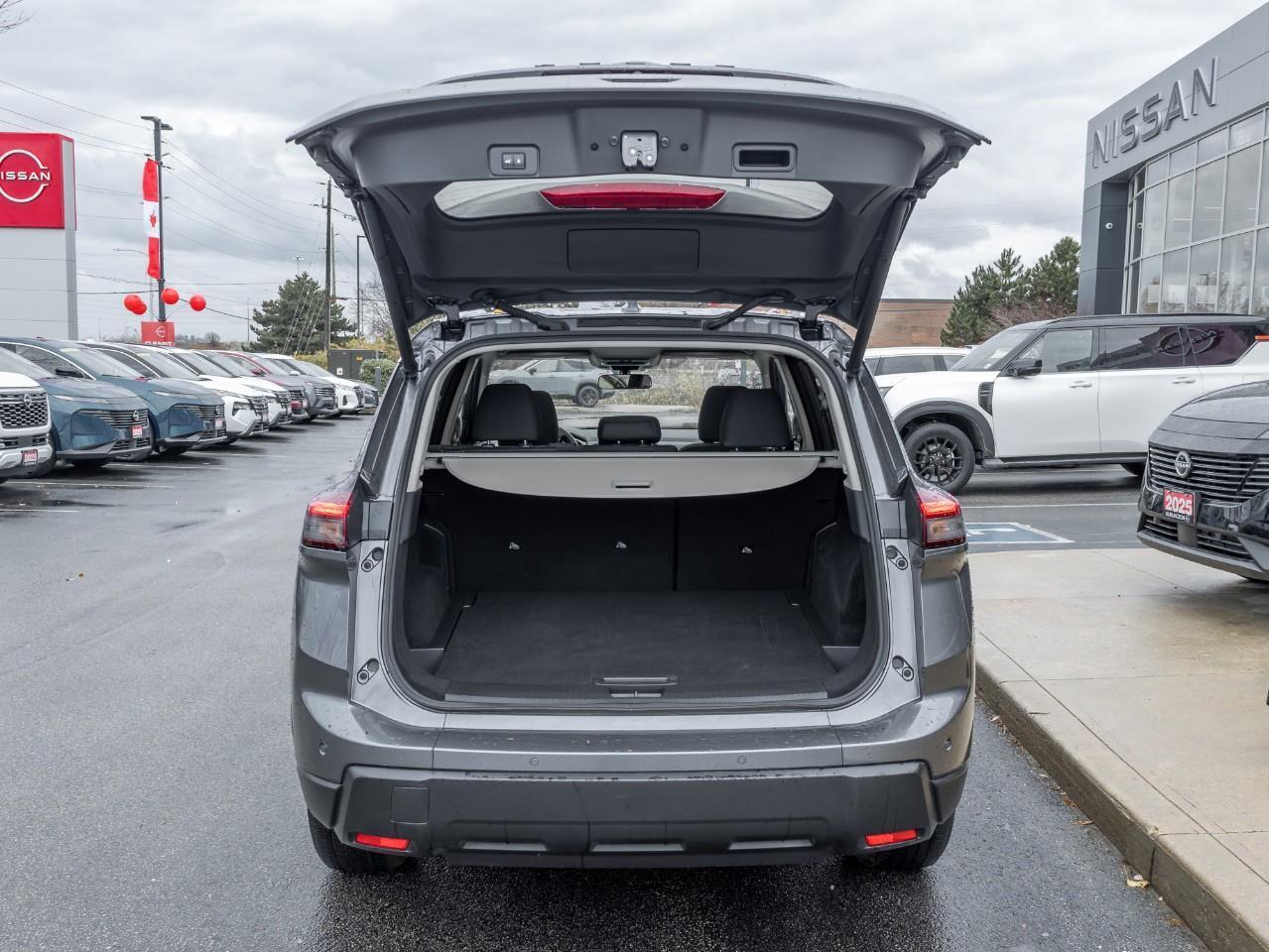 2025 Nissan Rogue SV MOONROOF Photo