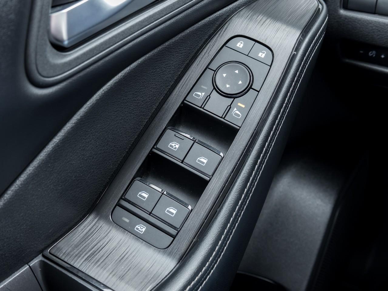 2025 Nissan Rogue SV MOONROOF Photo