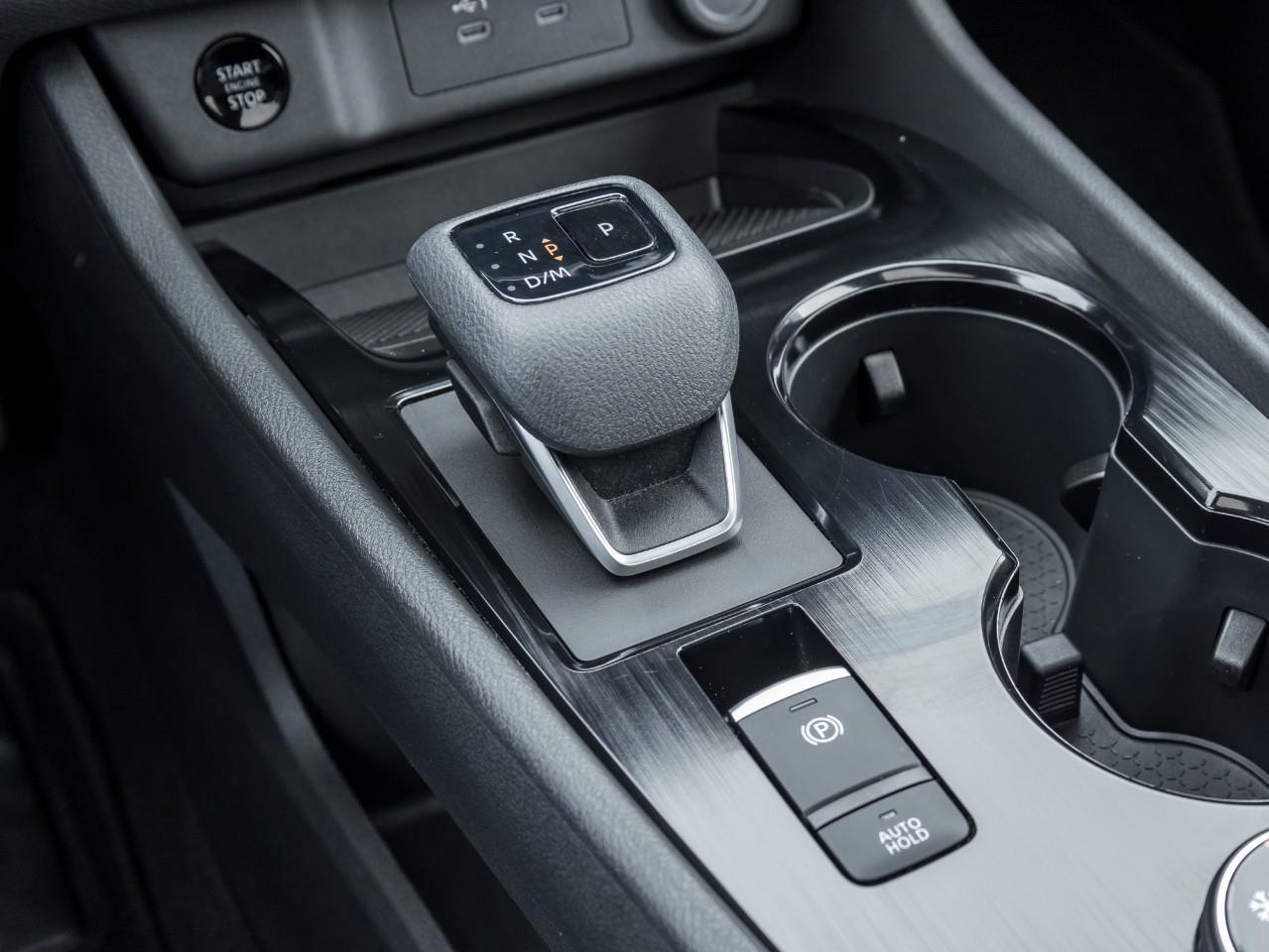 2025 Nissan Rogue SV MOONROOF Photo