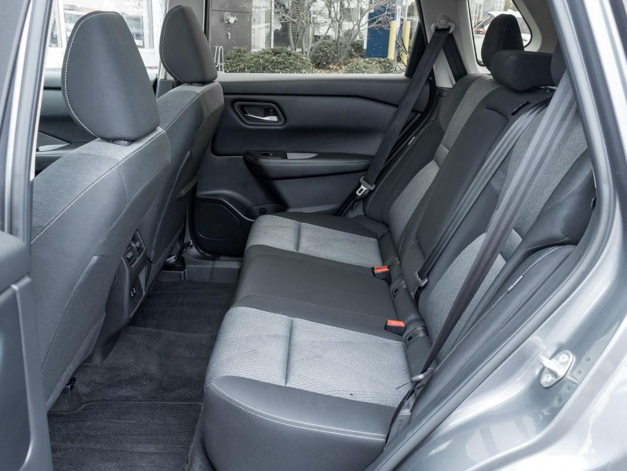 2025 Nissan Rogue SV MOONROOF Photo