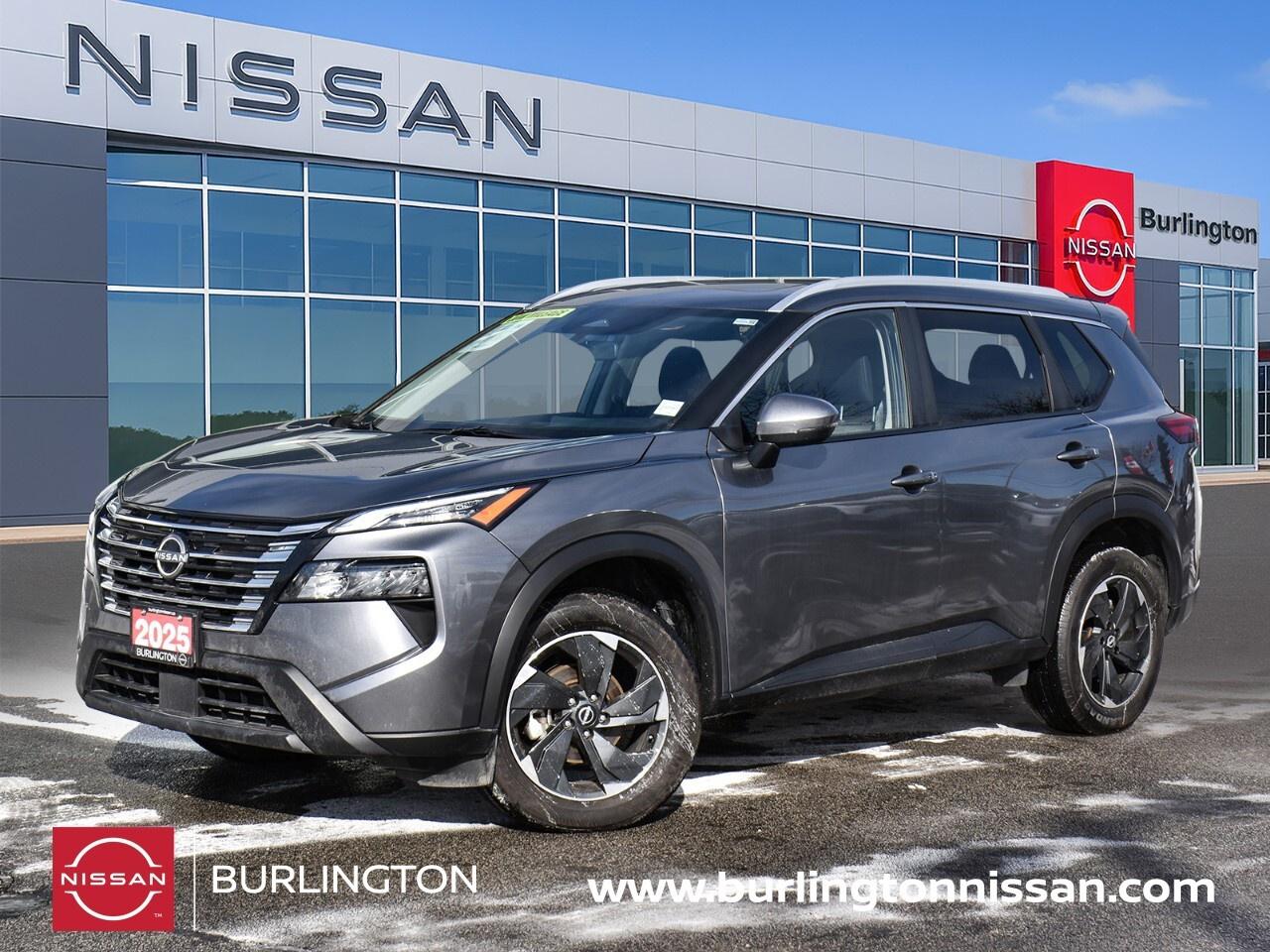 2025 Nissan Rogue AWD SV MOONROOF, LIKE NEW, APPLE CARPLAY Photo0