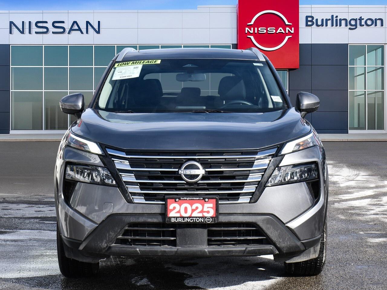 2025 Nissan Rogue AWD SV MOONROOF, LIKE NEW, APPLE CARPLAY Photo