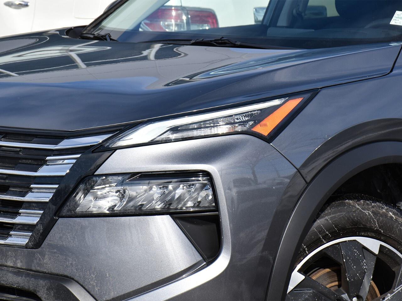 2025 Nissan Rogue AWD SV MOONROOF, LIKE NEW, APPLE CARPLAY Photo3