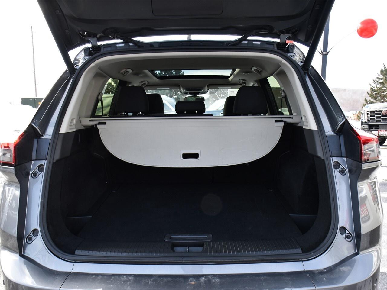 2025 Nissan Rogue AWD SV MOONROOF, LIKE NEW, APPLE CARPLAY Photo