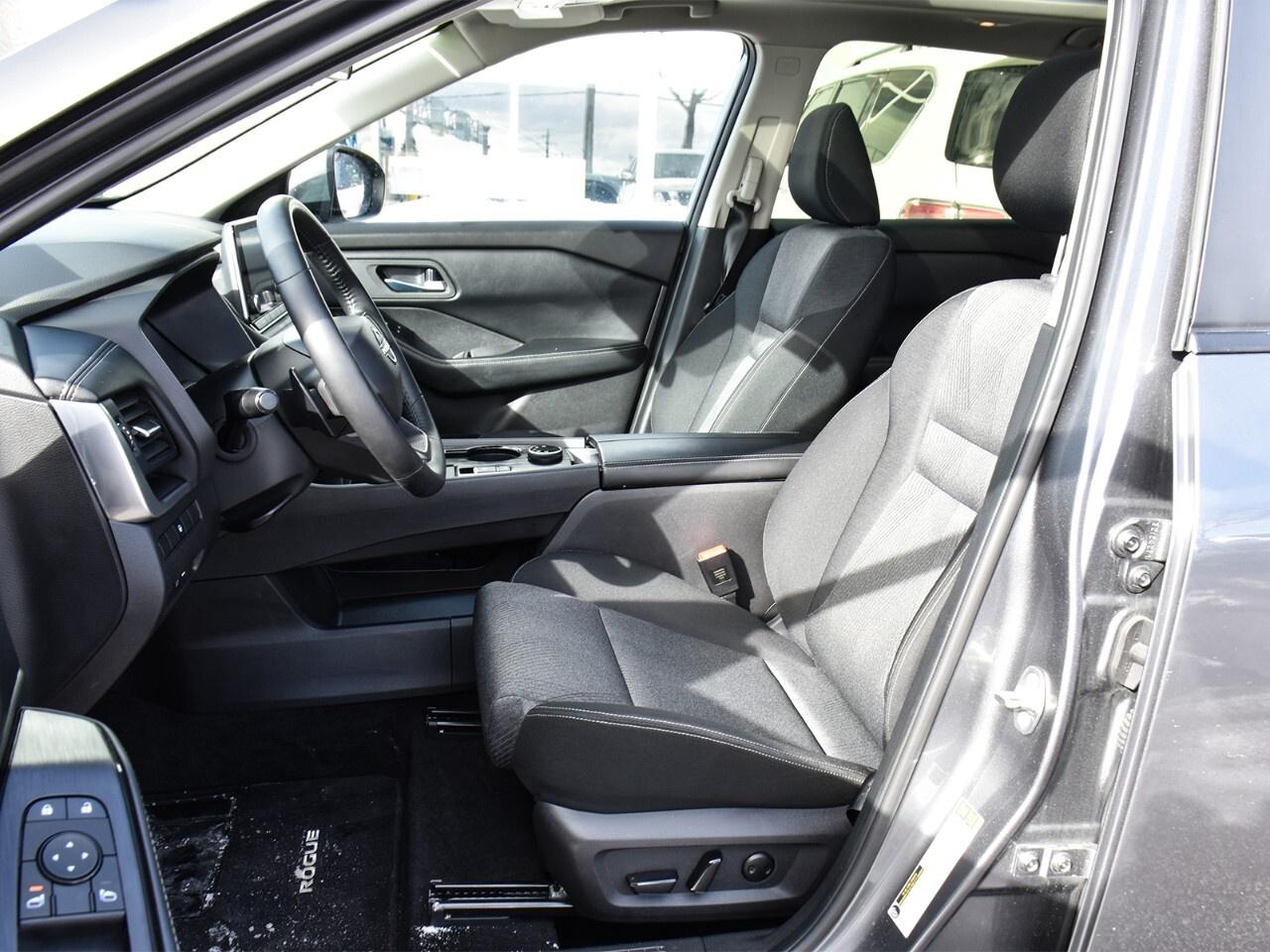 2025 Nissan Rogue AWD SV MOONROOF, LIKE NEW, APPLE CARPLAY Photo