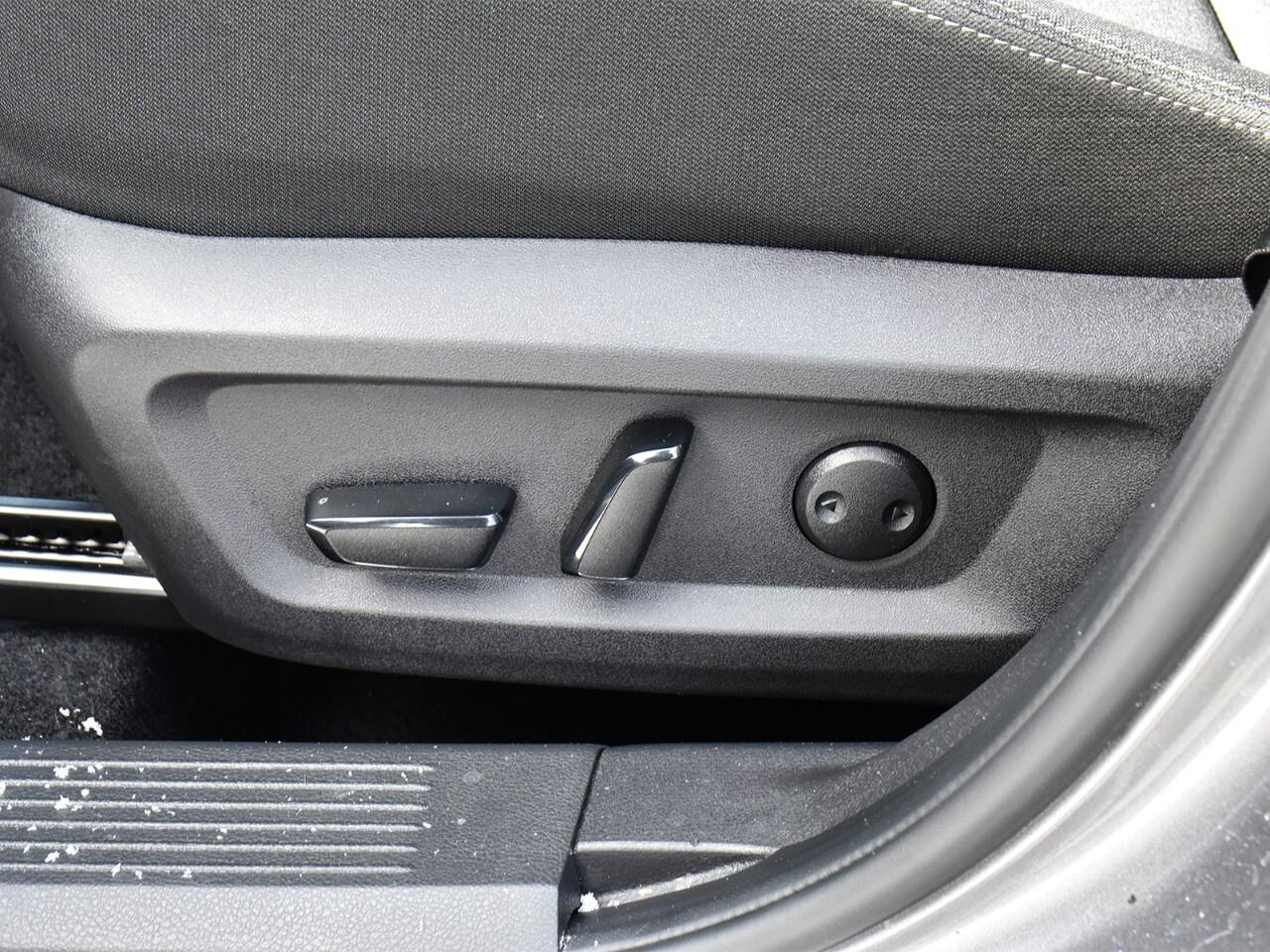 2025 Nissan Rogue AWD SV MOONROOF, LIKE NEW, APPLE CARPLAY Photo