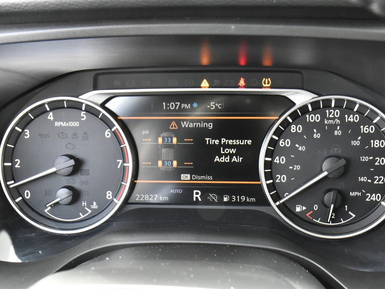 2025 Nissan Rogue AWD SV MOONROOF, LIKE NEW, APPLE CARPLAY Photo