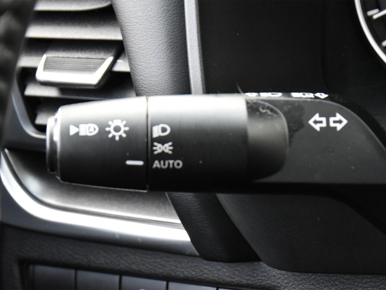 2025 Nissan Rogue AWD SV MOONROOF, LIKE NEW, APPLE CARPLAY Photo