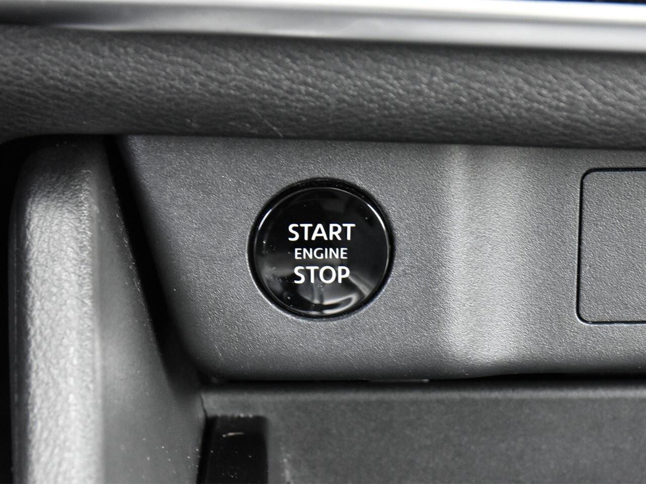 2025 Nissan Rogue AWD SV MOONROOF, LIKE NEW, APPLE CARPLAY Photo