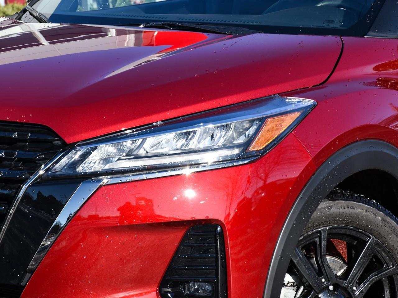 2023 Nissan Kicks SR Photo3