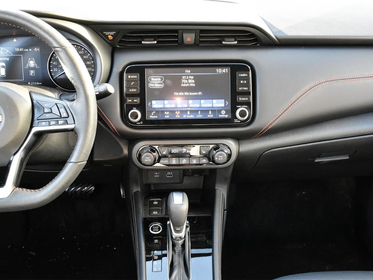 2023 Nissan Kicks SR Photo