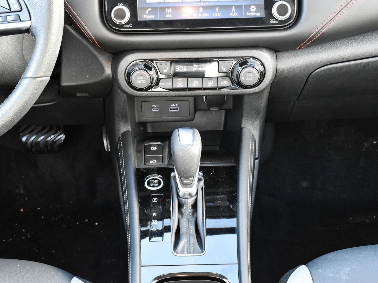 2023 Nissan Kicks SR Photo