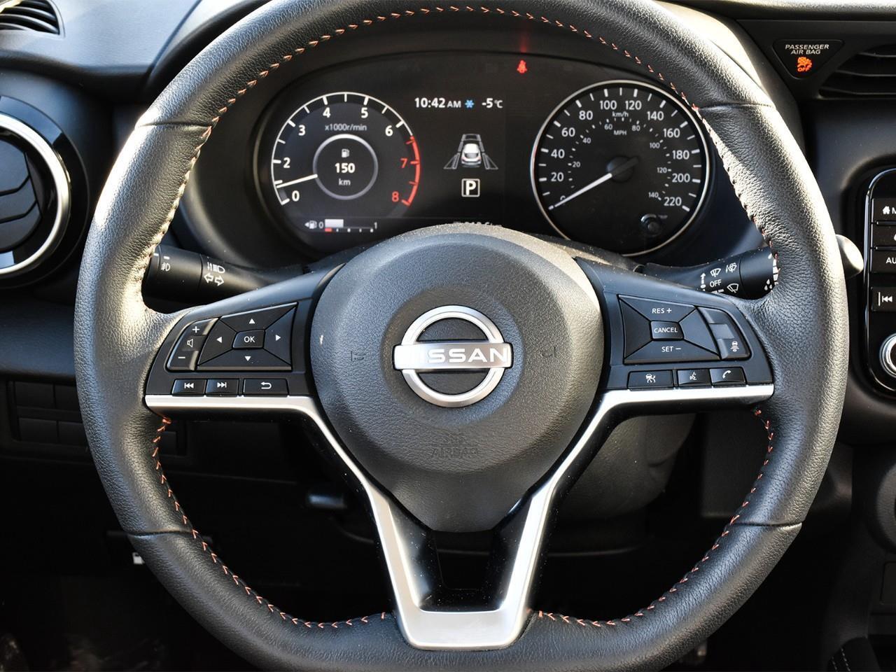 2023 Nissan Kicks SR Photo